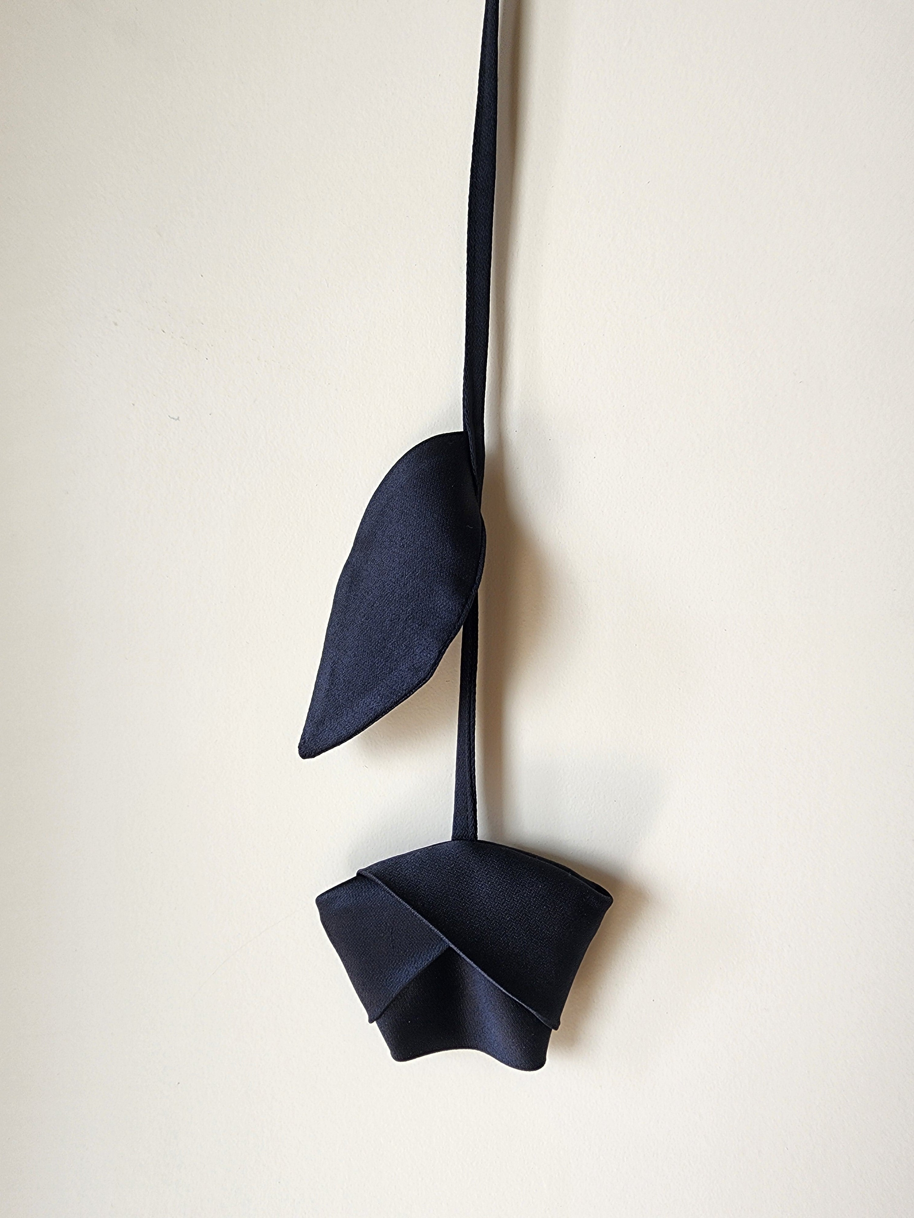 TULIP BAG CHARM IN BLACK
